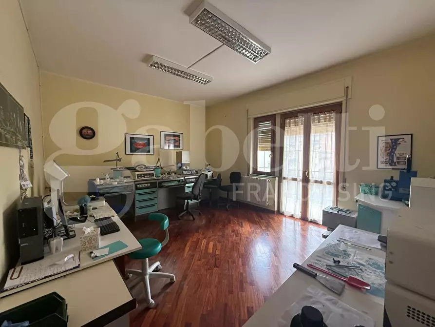 Immagine 12 di Ufficio in affitto  in Via dei Mille, 133 a Lamezia Terme