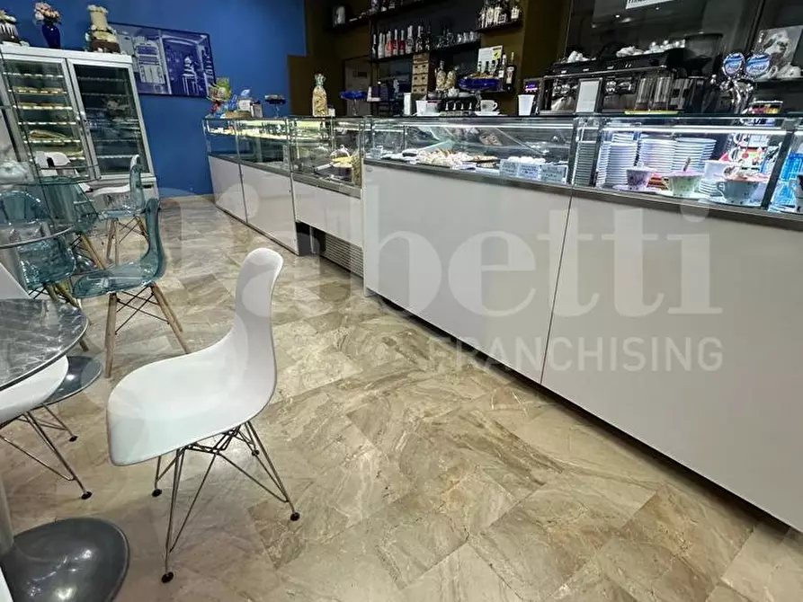 Immagine 8 di Bar / Ristorante in vendita  in Via Angelo Pomes, sn a Ostuni