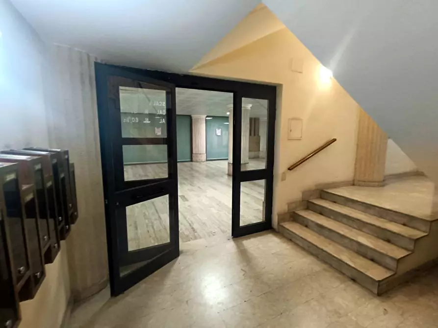 Immagine 14 di Negozio in vendita  in Via catania, 497 a Messina