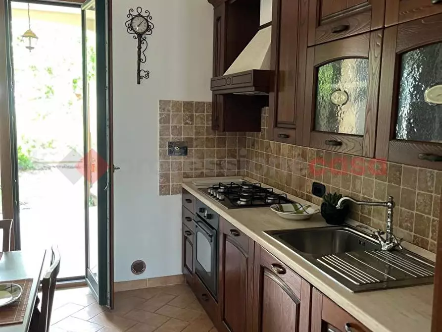 Immagine 11 di Casa bifamiliare in vendita  in Via Isole dei Ciclopi a Roma