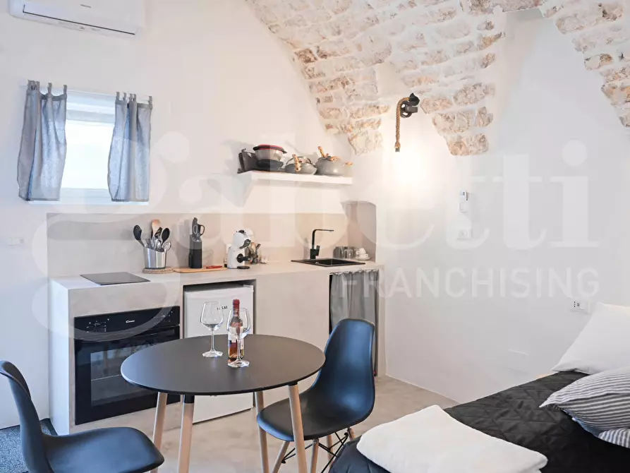 Immagine 10 di Casa indipendente in vendita  in Via Piccinni a Ostuni