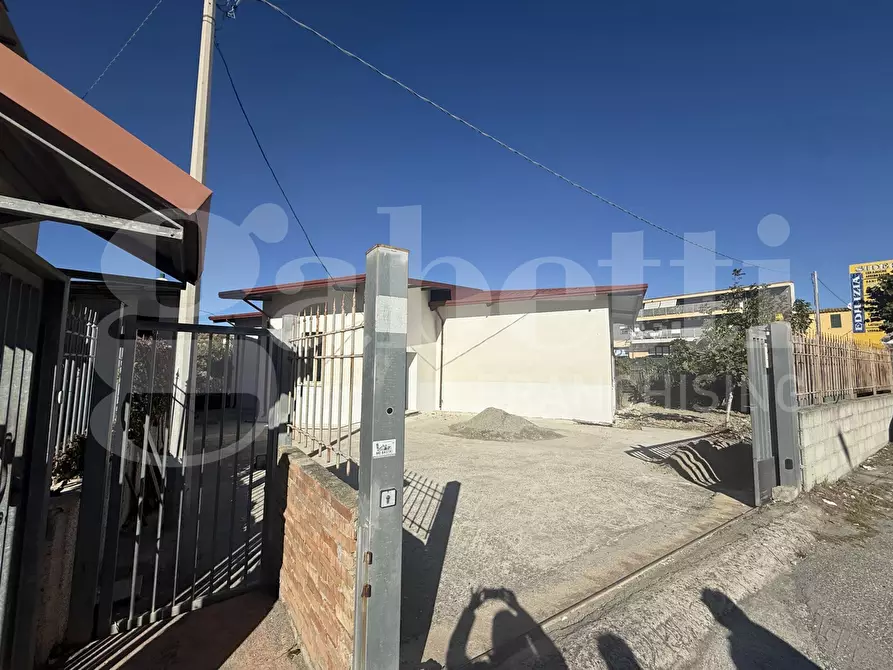 Immagine 2 di Casa indipendente in vendita  in Viale MAGNA GRECIA, 128/B a Catanzaro