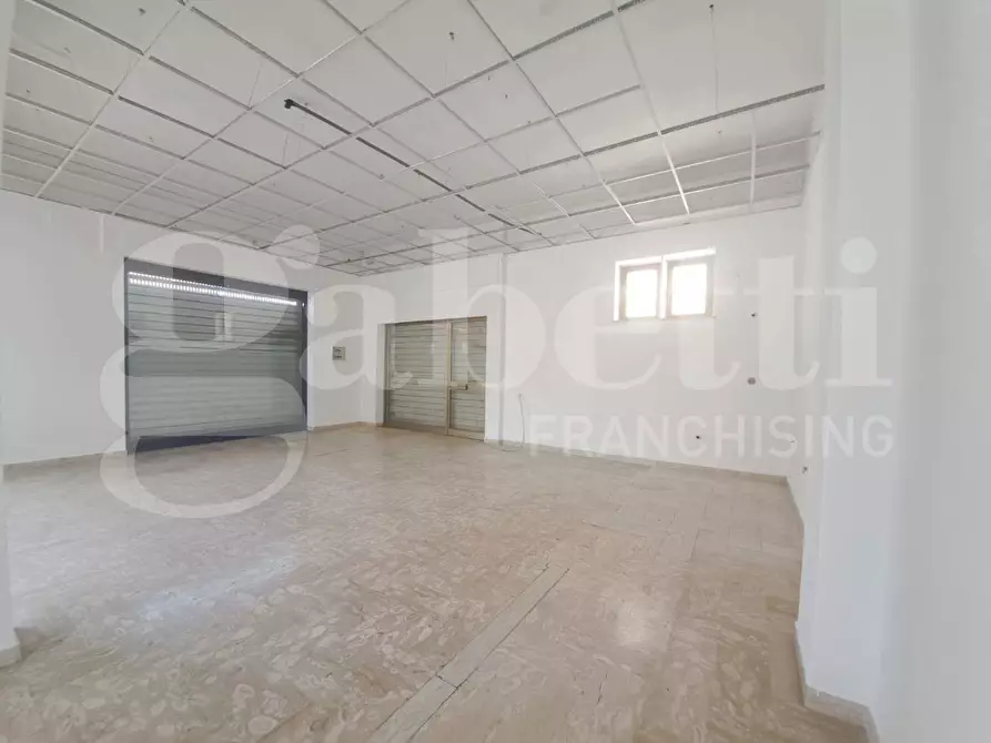 Immagine 3 di Attività commerciale in vendita  in Via delle murene, 15 a Ardea