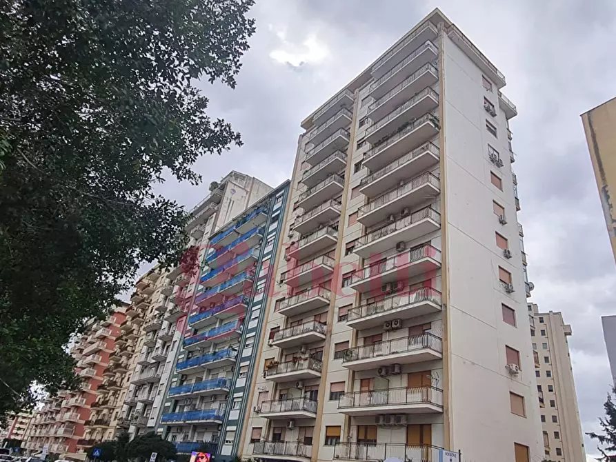 Immagine 1 di Appartamento in vendita  in Via Croce Rossa a Palermo