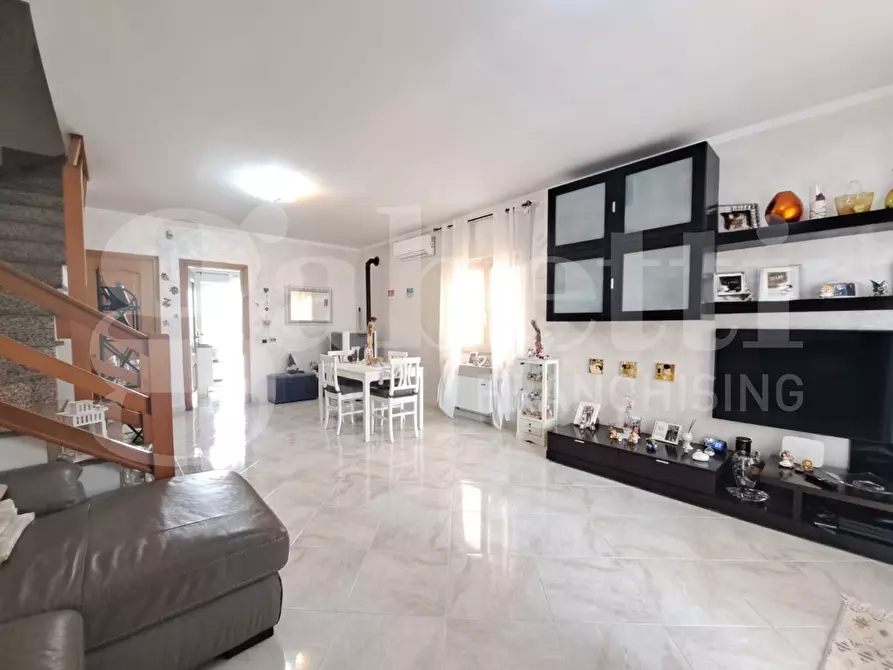 Immagine 10 di Casa bifamiliare in vendita  in Via adda, 21 a Ardea