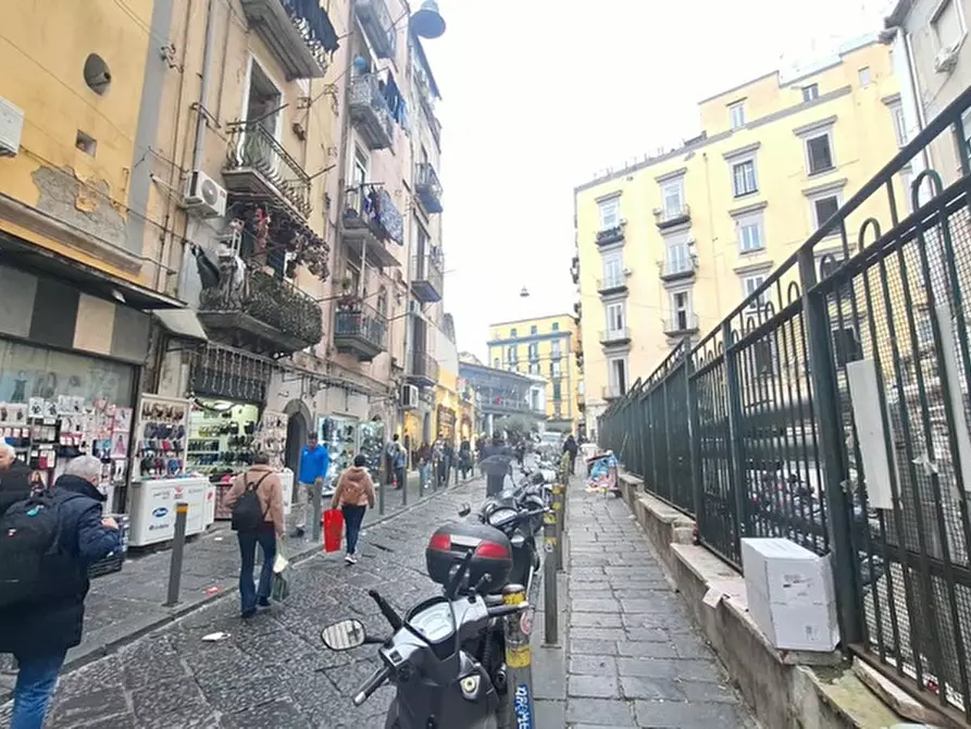 Immagine 1 di Appartamento in vendita  in Via Rosario a Portamedina a Napoli