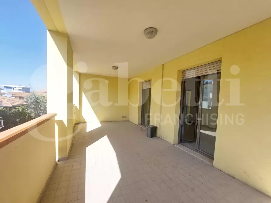 Immagine 1 di Palazzo in vendita  in Via Cesare Battisti, 163 a Alba Adriatica