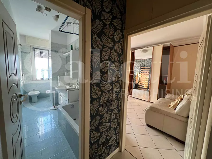 Immagine 9 di Appartamento in vendita  in Piazza Roma, 1 a Mariano Comense