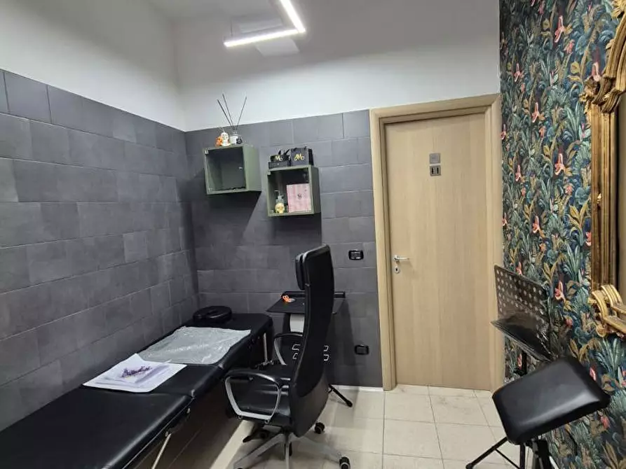 Immagine 33 di Negozio in vendita  in Via Vesuvio, 195 a Trecase