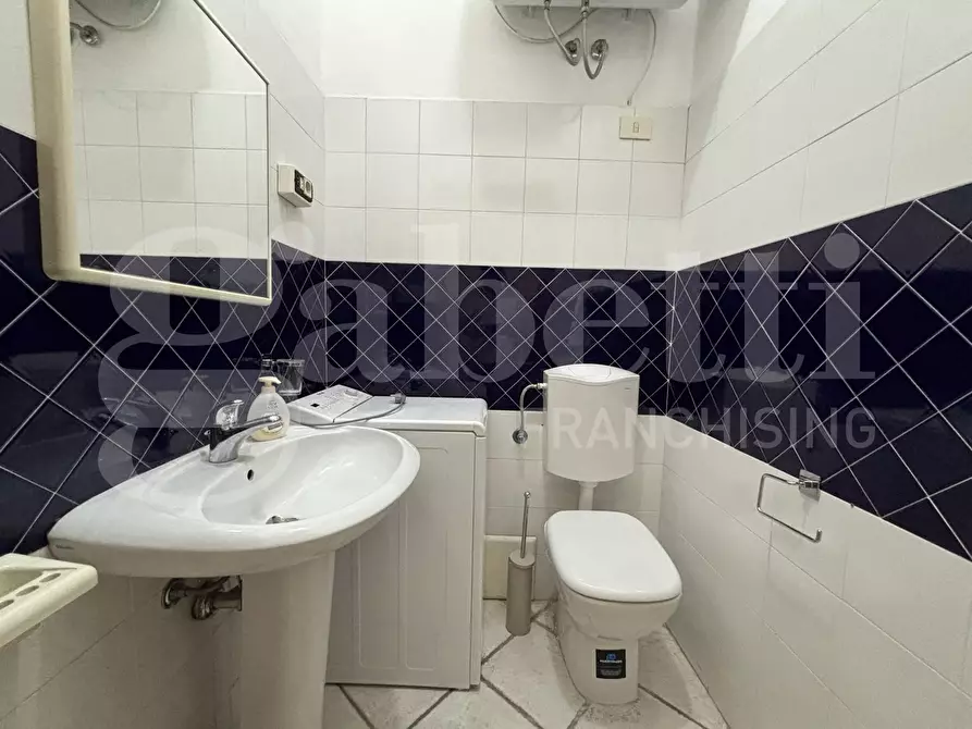 Immagine 18 di Appartamento in vendita  in Vico San Luigi, 15 a Gaeta