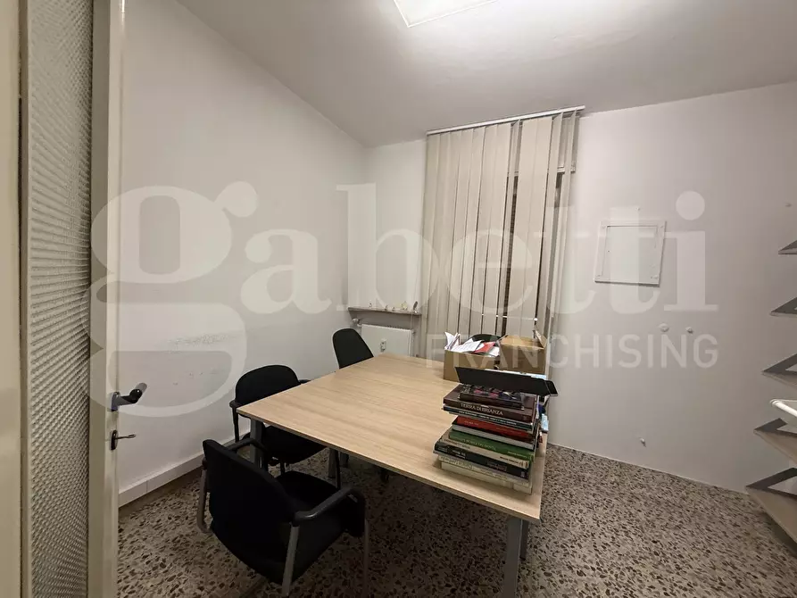 Immagine 15 di Ufficio in affitto  in Corso xxv aprile, 15 a Erba