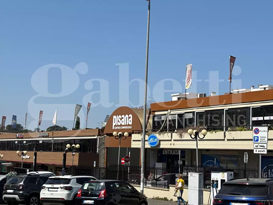 Immagine 4 di Attività commerciale in vendita  in Via della Pisana, 317 a Roma