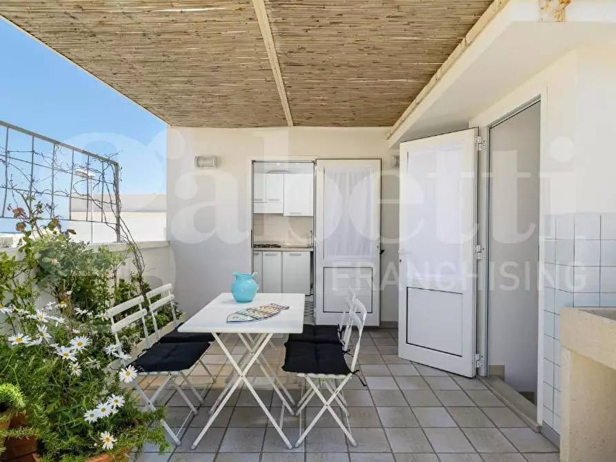 Immagine 24 di Appartamento in vendita  in Viale Raone da Ostuni a Ostuni