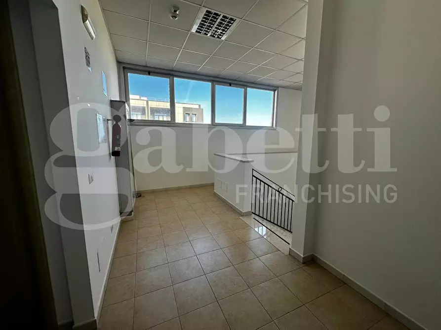 Immagine 14 di Ufficio in vendita  in Via Dei Calafati, 7 a Molfetta