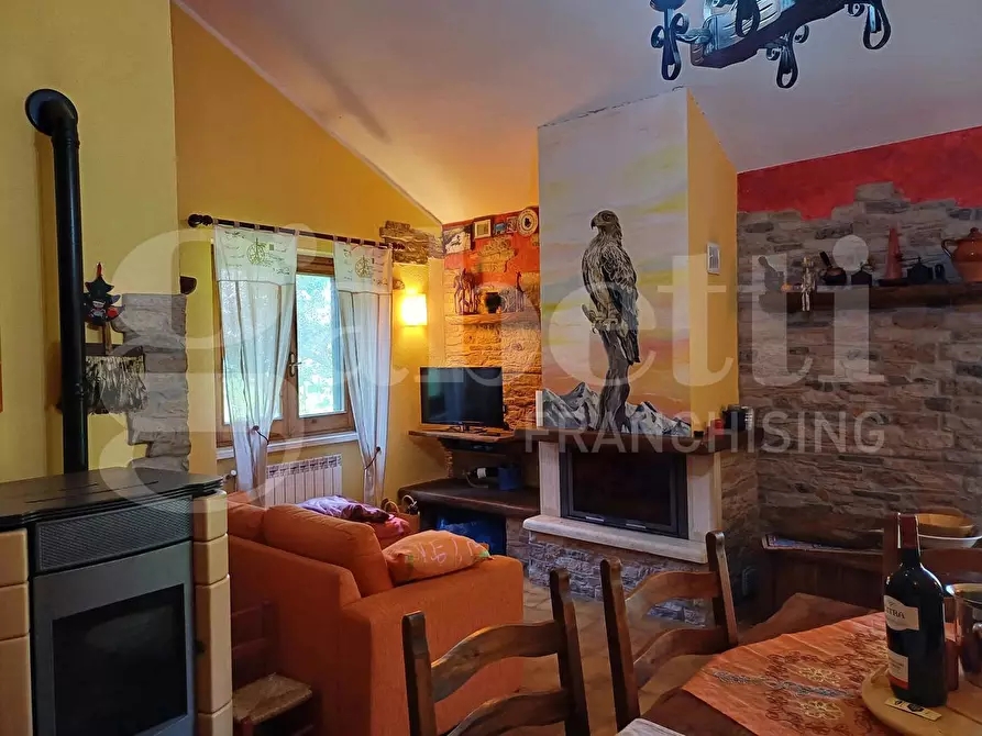 Immagine 7 di Villa in vendita  in Via SAN MARIA DEL MONTE, snc a Borbona