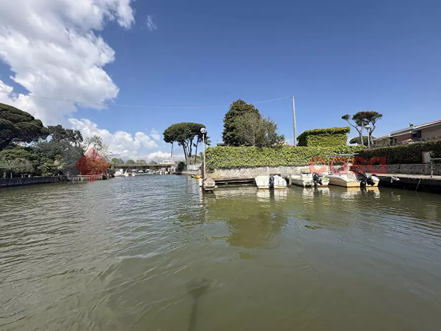 Immagine 47 di Villa in vendita  in Via RIO CLARO 2, 2 a Fondi