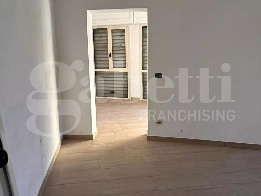 Immagine 3 di Negozio in affitto  in Via Vittorio Veneto, 7 a Torre Annunziata