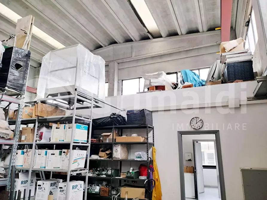 Immagine 5 di Capannone industriale in vendita  in Via MASSA AVENZA, 1 a Massa