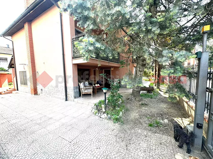 Immagine 4 di Appartamento in vendita  in Via cavour, 8 a Locate Di Triulzi