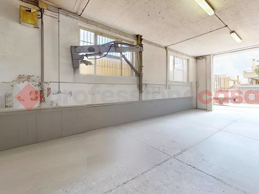 Immagine 11 di Laboratorio in affitto  in Via Roccalbegna, 13 a Roma