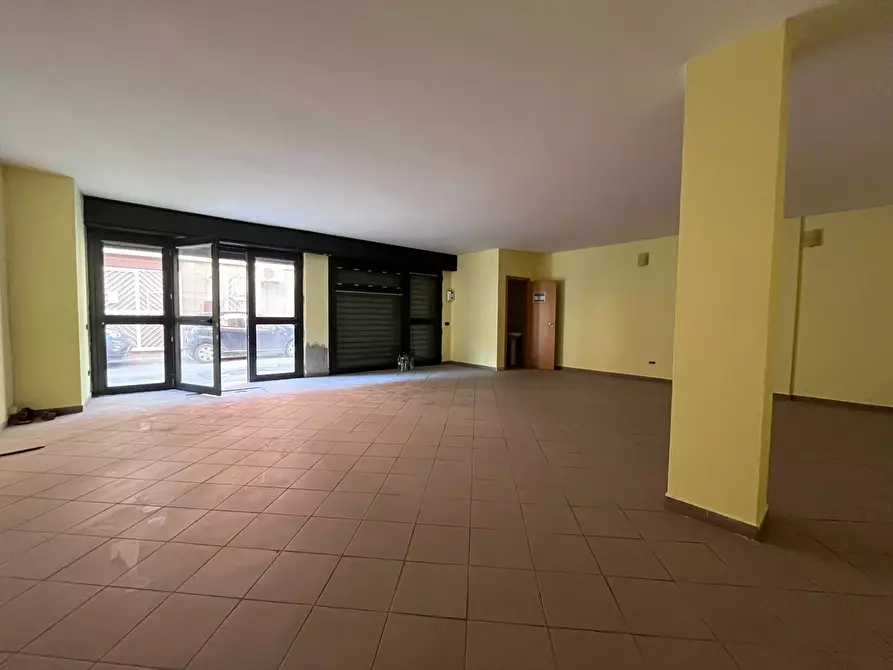 Immagine 2 di Negozio in vendita  in Via NICOLO' ROSA a San Severo