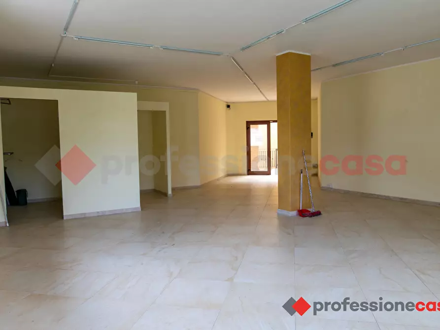 Immagine 5 di Negozio in affitto  in Via casilina km  62.800, snc a Anagni