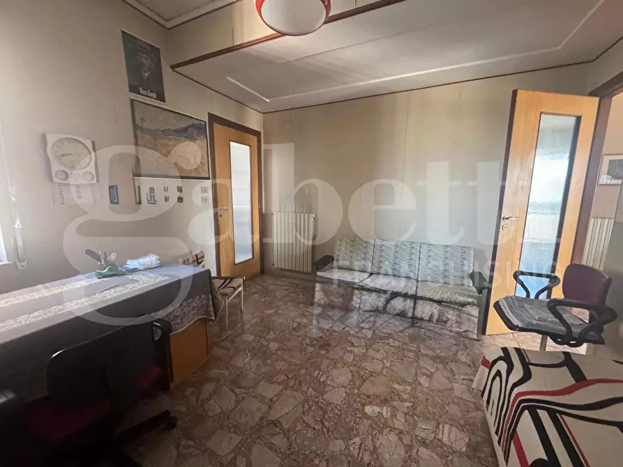 Immagine 19 di Appartamento in vendita  in Piazza Ernesto Cesaro, 55 a Torre Annunziata