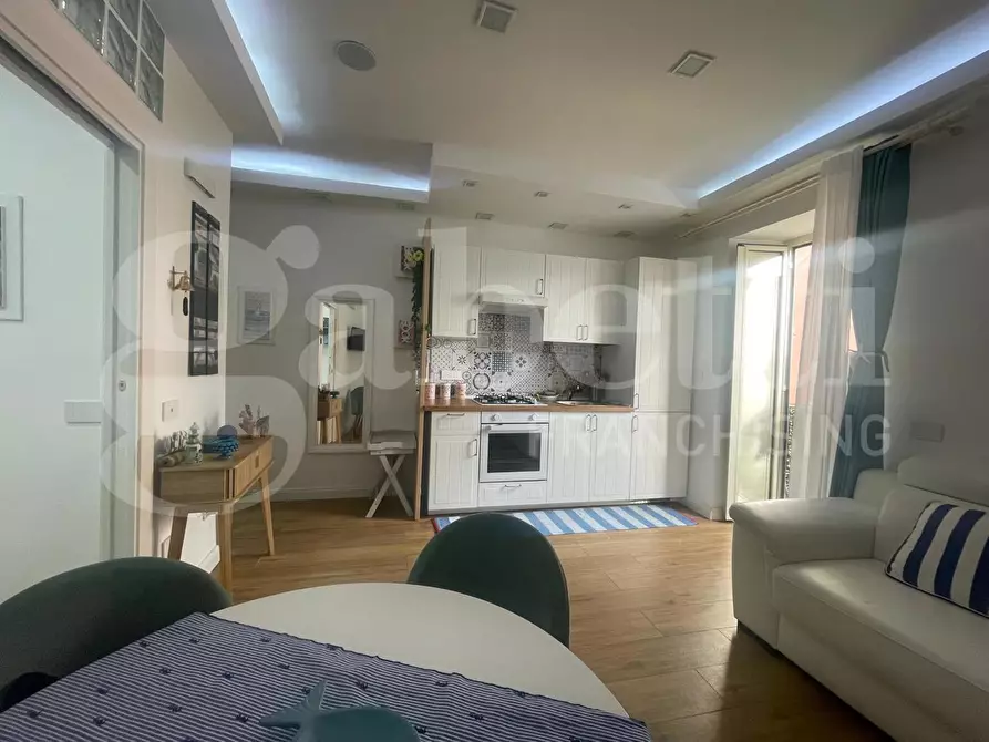 Immagine 2 di Appartamento in vendita  in Piazza San Carlo, III trav dx, 1 a Gaeta