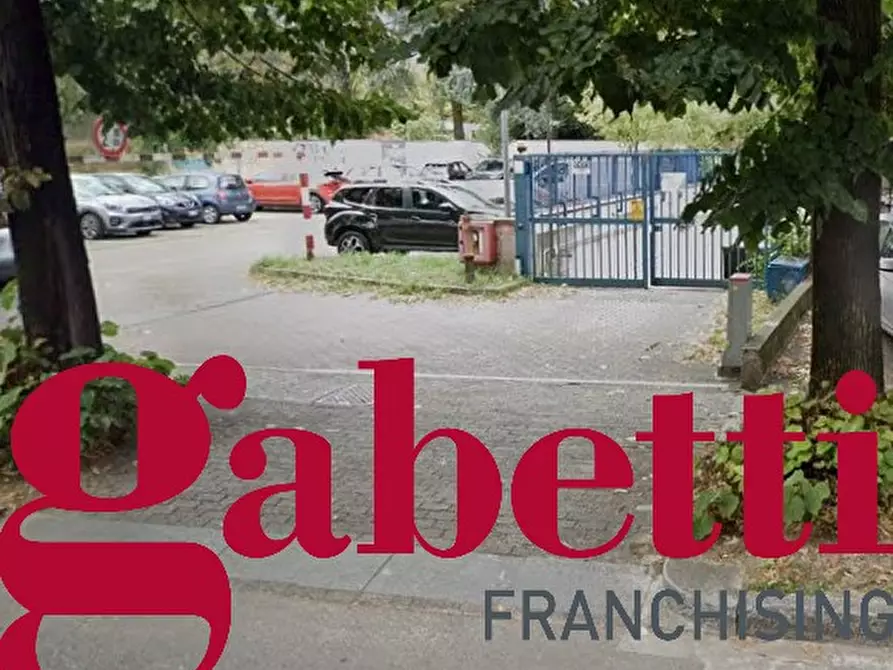 Immagine 1 di Box auto in vendita  in Via DANTE, 92 a Cinisello Balsamo