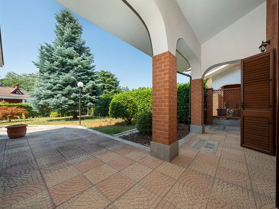 Immagine 3 di Villa in vendita  in Viale Veneto a Orbassano