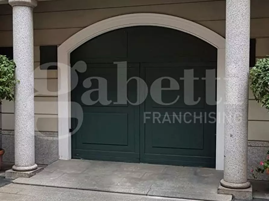 Immagine 2 di Box auto in vendita  in Corso di porta Romana, 55 a Milano