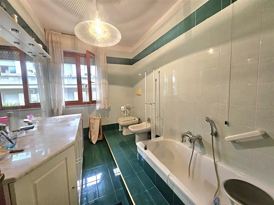 Immagine 16 di Appartamento in vendita  in Via FANTONI, 1 a Massa