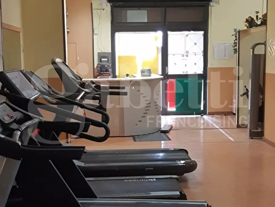 Immagine 11 di Magazzino in vendita  in Viale Dei Bizantini, 270 a Catanzaro