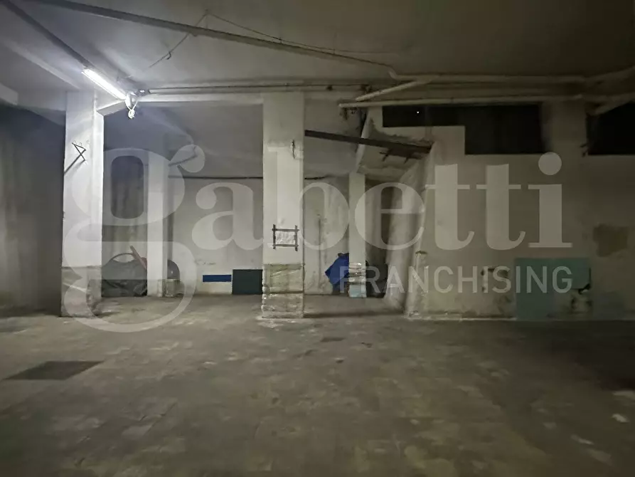 Immagine 2 di Box auto in vendita  in Viale Tartaglia a San Giorgio A Cremano