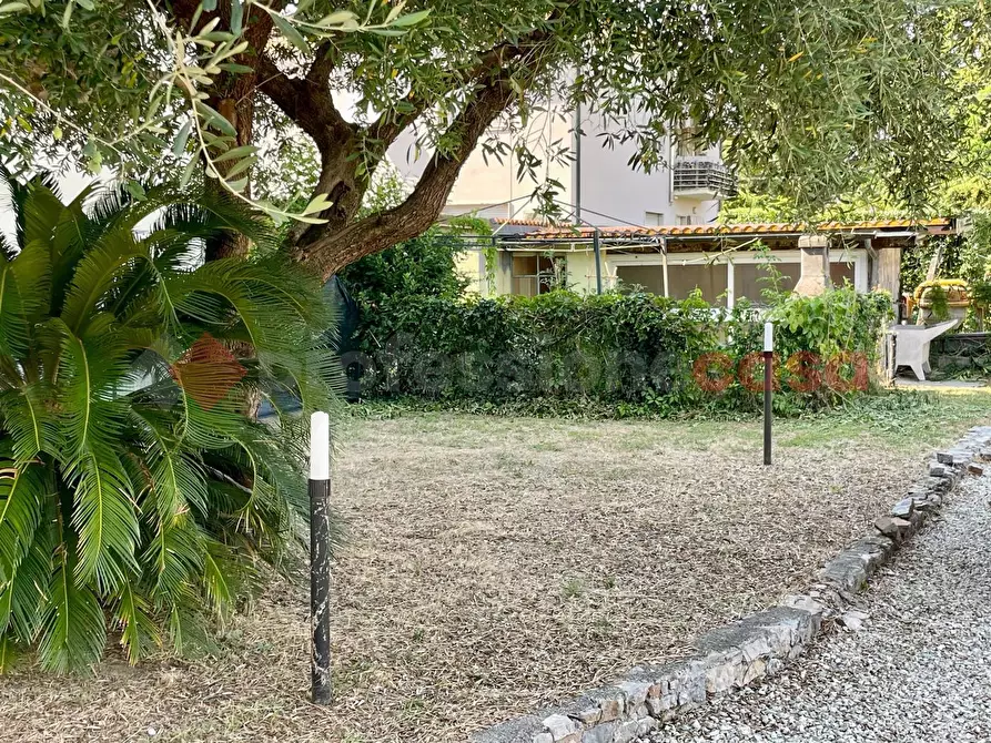 Immagine 5 di Villa in vendita  in Via del bozzo, 61 a Lucca