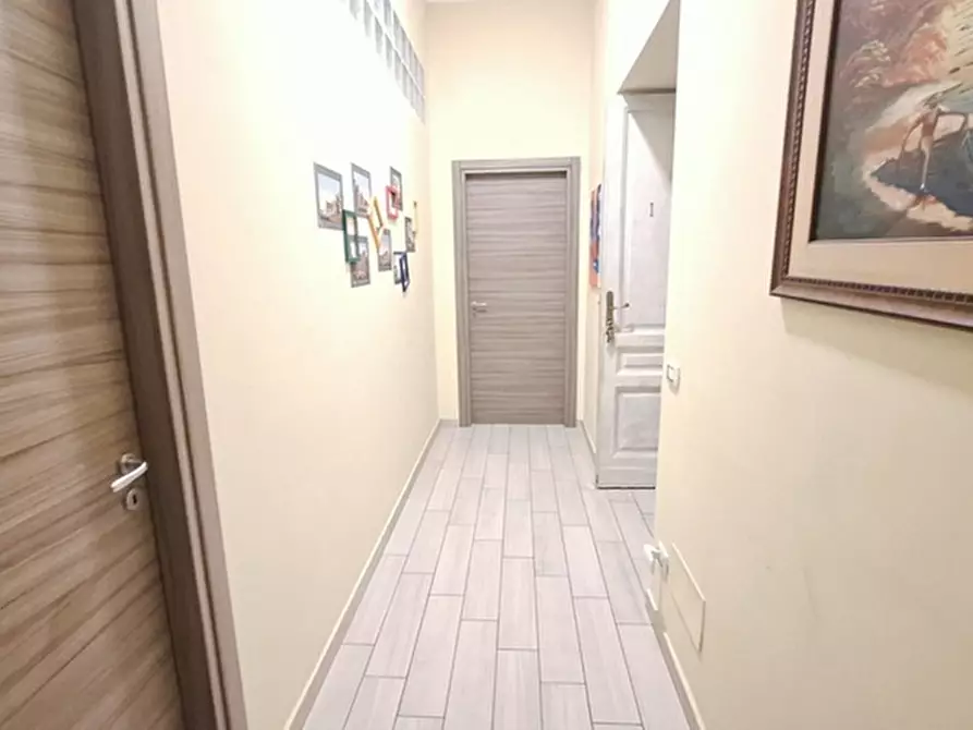 Immagine 8 di Appartamento in vendita  in Piazza Arcangelo Scacchi a Napoli