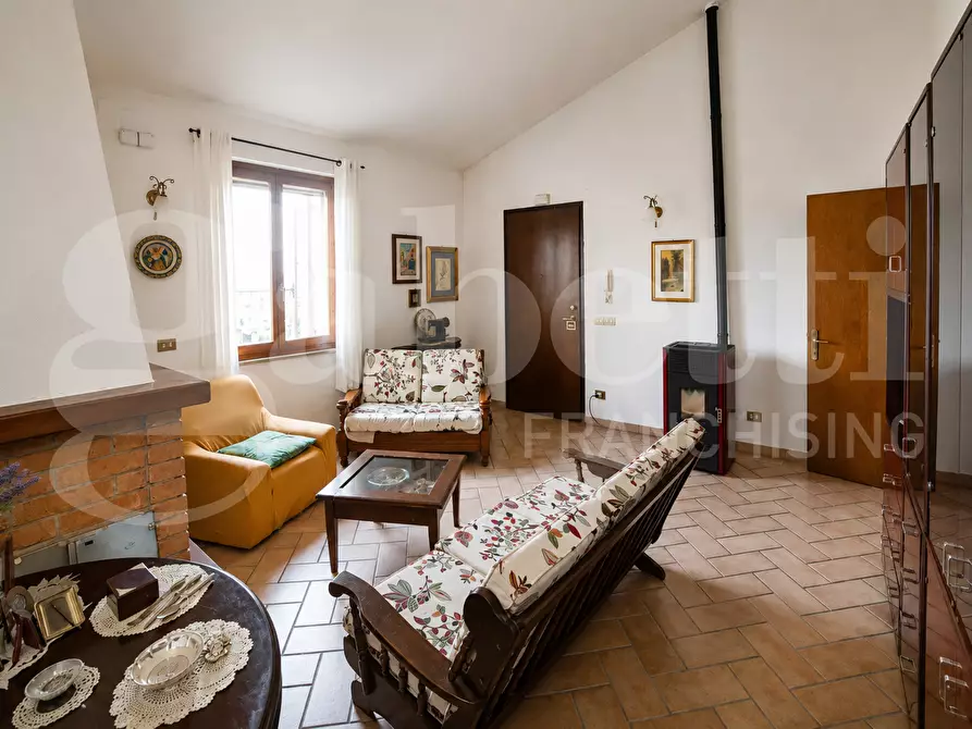 Immagine 3 di Casa indipendente in vendita  in Via PIETRO NENNI, 13 a Torgiano