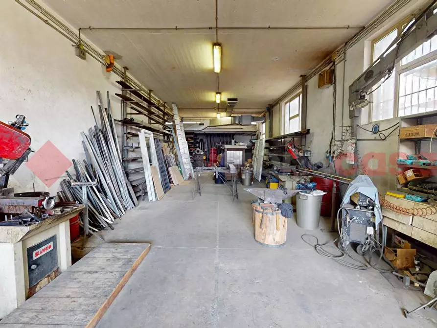 Immagine 3 di Laboratorio in affitto  in Via Roccalbegna, 13 a Roma