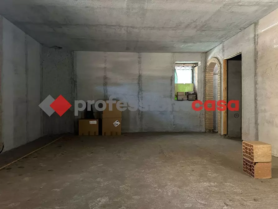 Immagine 16 di Palazzo in vendita  in Via II Retta Levante, 250 a Belpasso