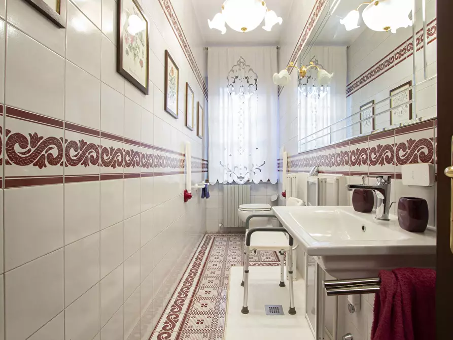 Immagine 15 di Villa in vendita  in Viale de Gasperi, 21 a Treviglio