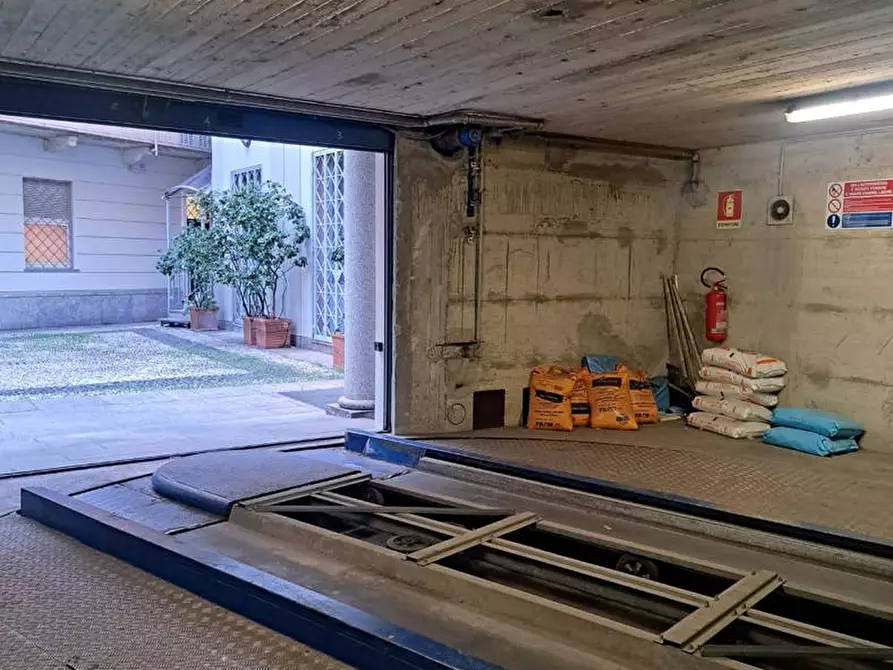 Immagine 10 di Box auto in vendita  in Corso di porta Romana, 55 a Milano