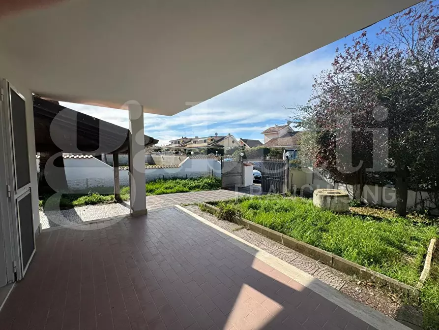 Immagine 5 di Villa in vendita  in Viale piave, 76 a Ardea