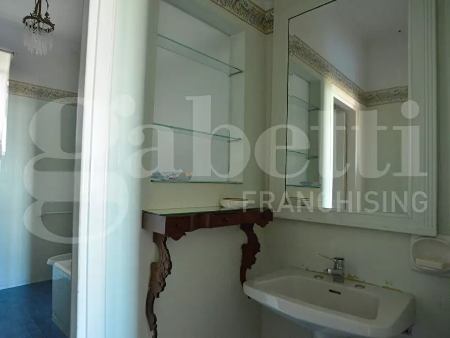 Immagine 23 di Appartamento in vendita  in Largo Ignazio Ciaia, 13 a Bari