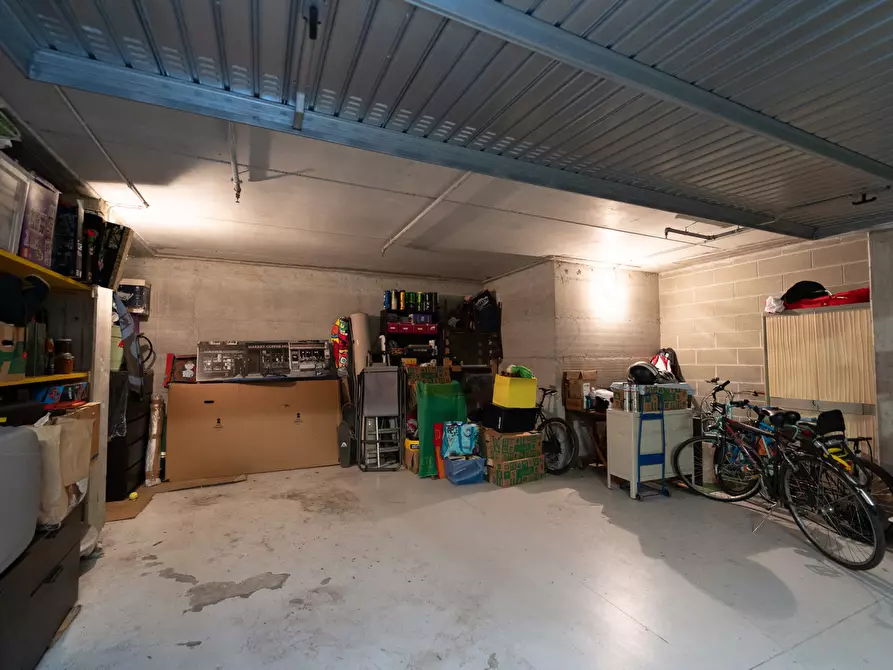 Immagine 2 di Box auto in vendita  in Via Savona, 122 a Milano