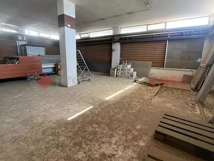 Immagine 21 di Negozio in vendita  in Via Giuseppe Di Vittorio, snc a Ostuni