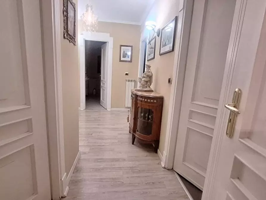 Immagine 10 di Appartamento in vendita  in Via Caprioli a Caserta