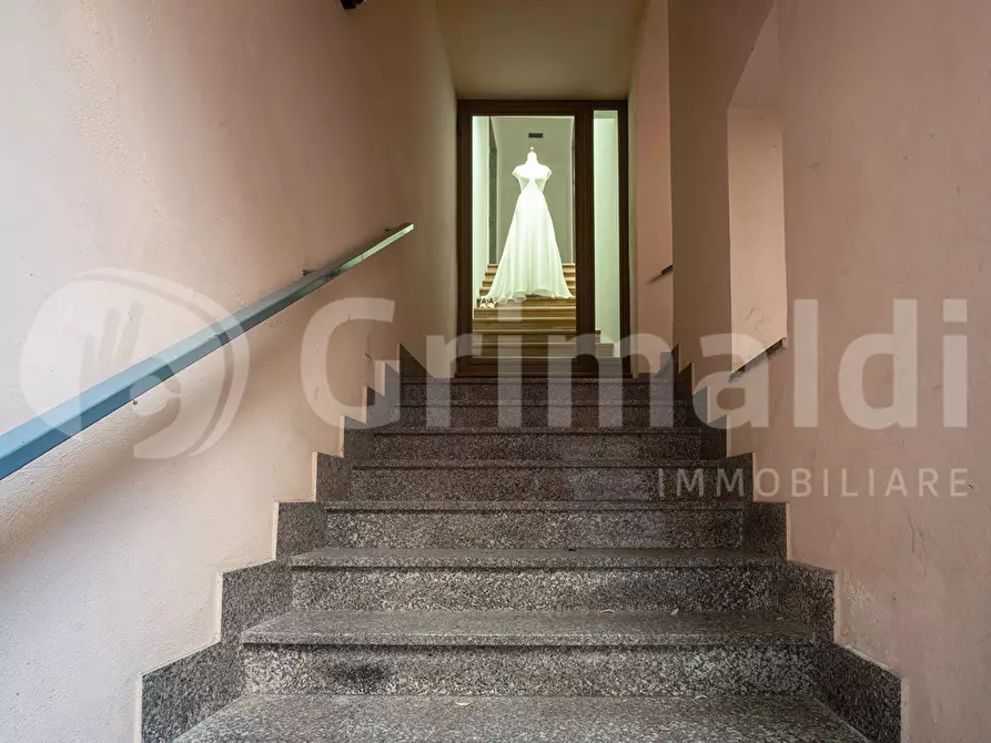 Immagine 38 di Negozio in vendita  in Piazza Annunziata, 12 a Marigliano