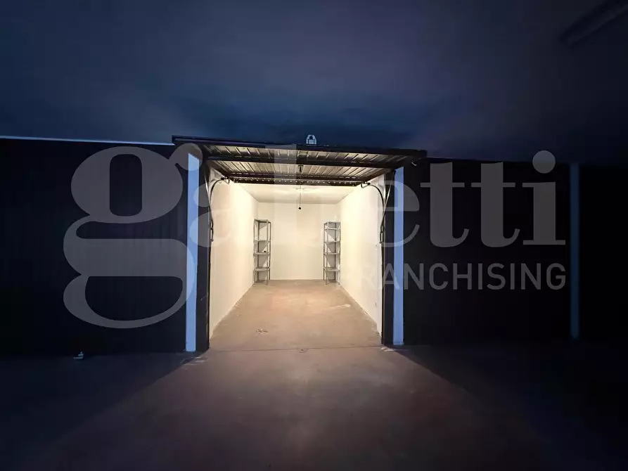 Immagine 8 di Box auto in vendita  in Via Bolzano a Collegno