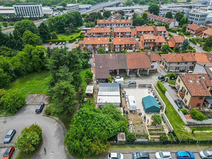 Immagine 10 di Terreno residenziale in vendita  in Via Ghiringhella, 13 a Agrate Brianza