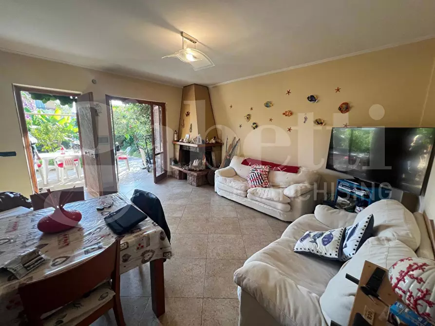Immagine 1 di Casa quadrifamiliare in vendita  in Via Edmondo De Amicis, 3 a Anzio
